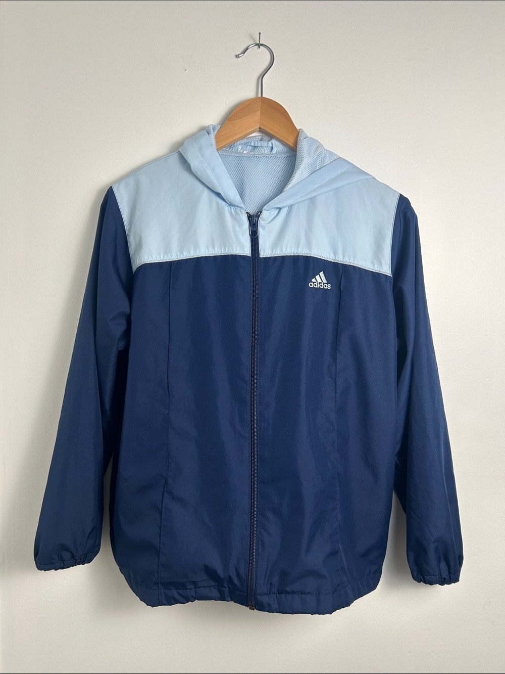 adidas Hooded Windbreaker Jacket Women’s Medium Navy Blue Full Zip Lightweight